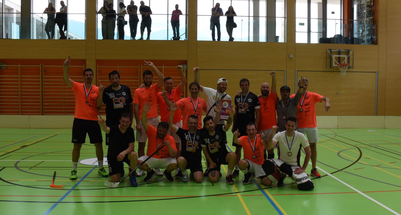 Foto tra i finalisti del torneo Seniori33